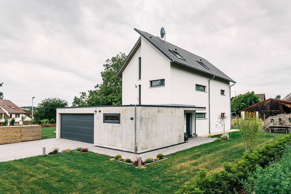 Einfamilienhaus in Tengen mit großer Betongarage